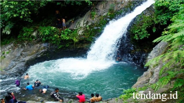 Lubuak Tampuruang: Pesona Alam Tersembunyi Sumatera Barat